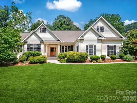 122 Twin Courts Dr, Weaverville, NC 28787
