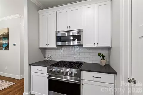 Kitchen - 44 Stills Creek Loop, Fairview, NC 28730 photo 4 of 5