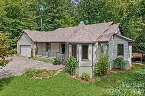 163 Woodburn Dr, Swannanoa, NC 28778