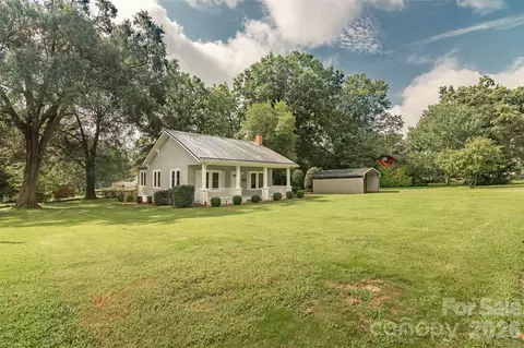 141 Edwards St, Rutherfordton, NC 28139
