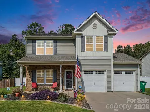 7420 Edgefield Ct, Matthews, NC 28104