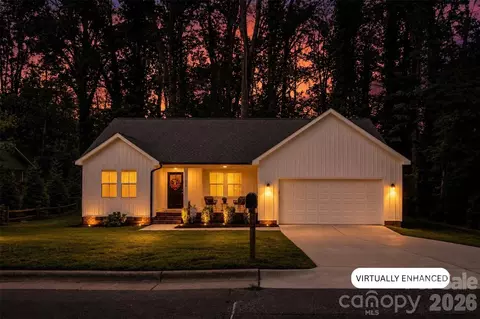 918 Brookwood Ct, Statesville, NC 28677