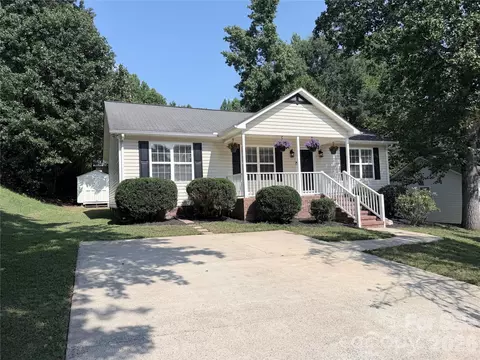 2425 Red Tip Se Dr SE, Concord, NC 28025