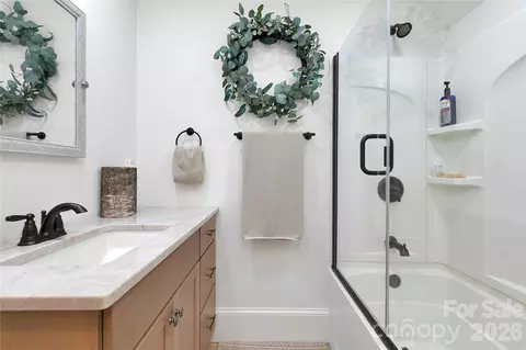 Bath - 144 Laurel Crk, Cedar Mountain, NC 28718 photo 5 of 5