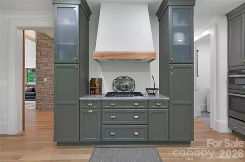 Kitchen - 144 Laurel Crk, Cedar Mountain, NC 28718 photo 3 of 5