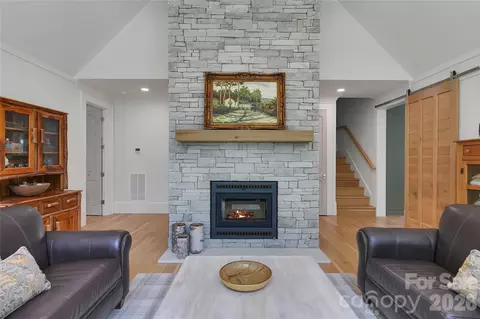 Living - 144 Laurel Crk, Cedar Mountain, NC 28718 photo 3 of 3