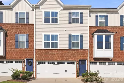 2586 Grantham Place Dr, Fort Mill, SC 29715