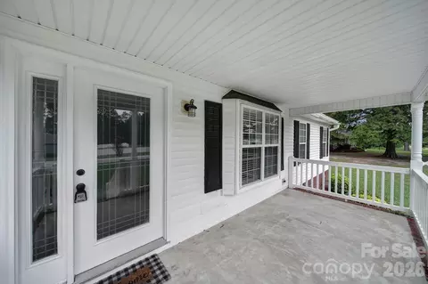 Exterior - 1421 Suttle Rd, Lancaster, SC 29720 photo 3 of 4