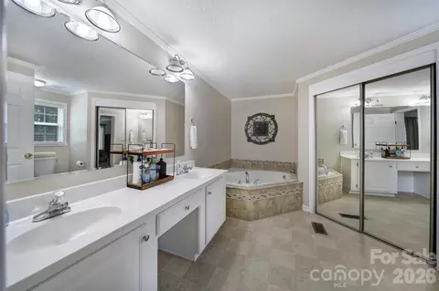 Bath - 1421 Suttle Rd, Lancaster, SC 29720 photo 1 of 2