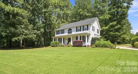 3686 Lake Bluff Dr, Sherrills Ford, NC 28673