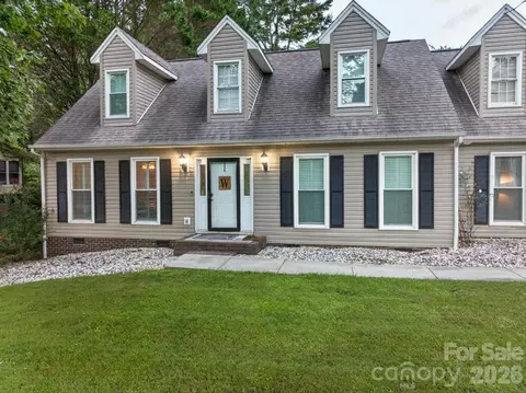 922 Plantation Dr, Lenoir, NC 28645