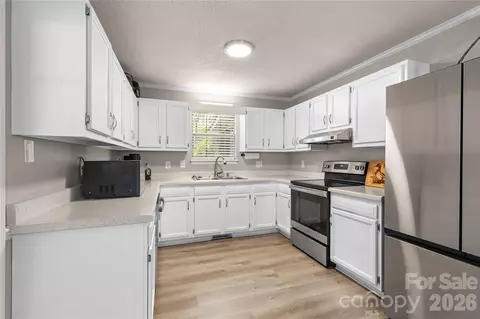 Kitchen - 2274 White Pine Ct, Lancaster, SC 29720 photo 1 of 1