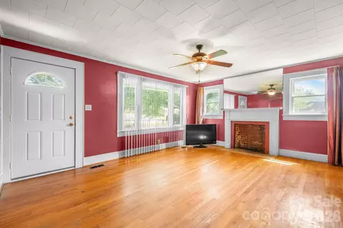 Living - 414 Old Nc 18 Hwy # B, Morganton, NC 28655 photo 2 of 4