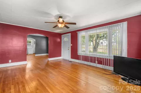 Living - 414 Old Nc 18 Hwy # B, Morganton, NC 28655 photo 3 of 4