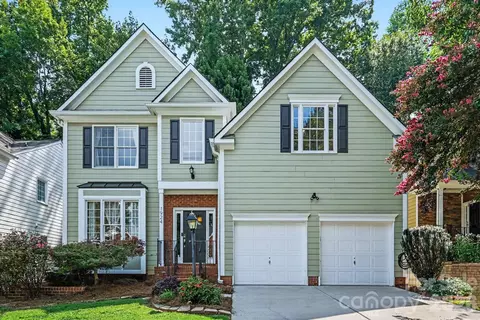 1924 Dearmon Dr, Charlotte, NC 28205