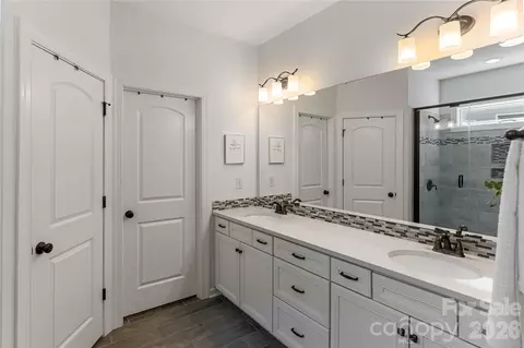 Bath - 378 Broadleaf Dr, Denver, NC 28037 photo 1 of 4