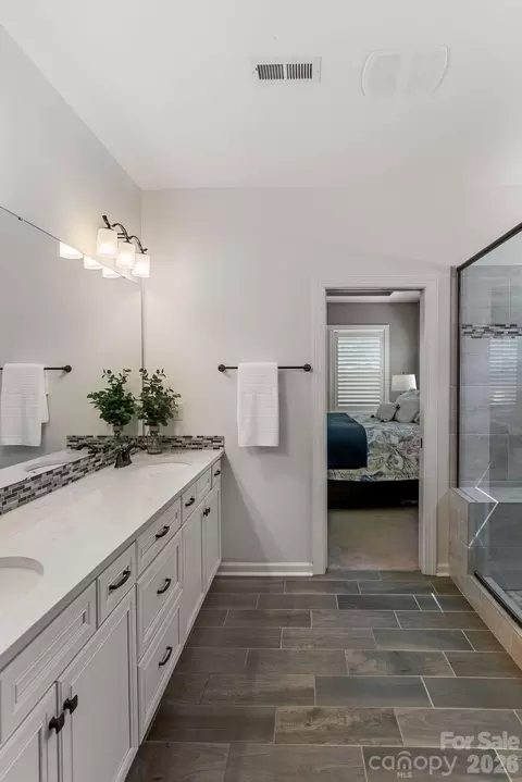 Bath - 378 Broadleaf Dr, Denver, NC 28037 photo 2 of 4