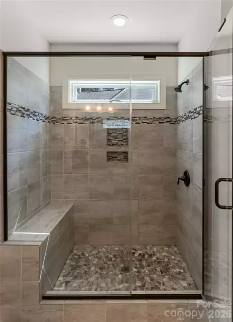 Bath - 378 Broadleaf Dr, Denver, NC 28037 photo 3 of 4