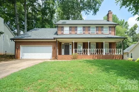 7801 Bridle Ct, Charlotte, NC 28216