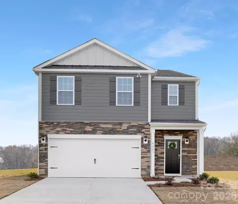 81 Laurel Pointe Dr, Waynesville, NC 28785