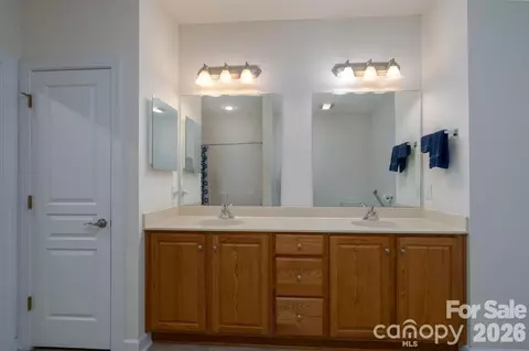 Bath - 115 River Birch Dr, Salisbury, NC 28146 photo 1 of 3