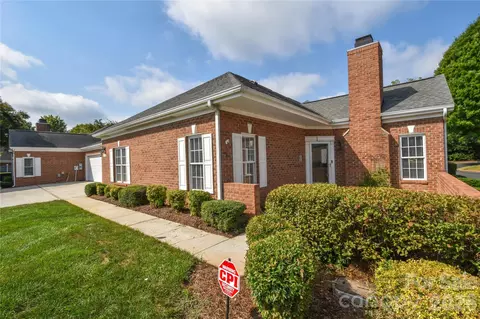 8332 Highland Glen Dr, Charlotte, NC 28269
