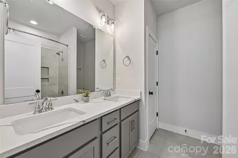Bath - 739 Beaty St, Davidson, NC 28036 photo 4 of 5