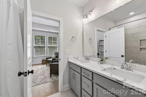 Entry Way - 739 Beaty St, Davidson, NC 28036 photo 3 of 7