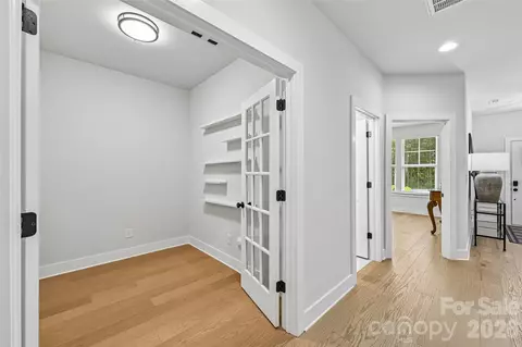 Entry Way - 739 Beaty St, Davidson, NC 28036 photo 5 of 7