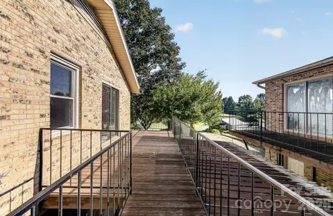 Exterior - 1371 Jackson Loop Rd, Flat Rock, NC 28731 photo 4 of 13