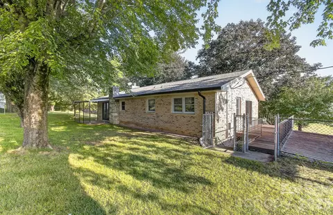 Exterior - 1371 Jackson Loop Rd, Flat Rock, NC 28731 photo 7 of 13