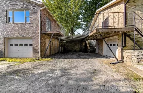 Exterior - 1371 Jackson Loop Rd, Flat Rock, NC 28731 photo 2 of 14