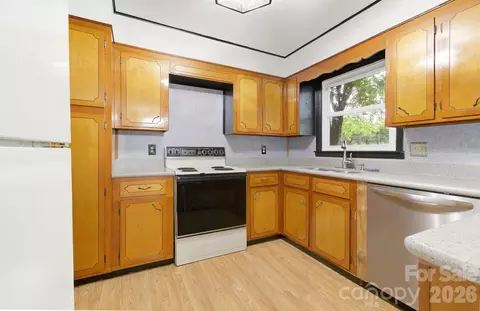 Kitchen - 1371 Jackson Loop Rd, Flat Rock, NC 28731 photo 1 of 2
