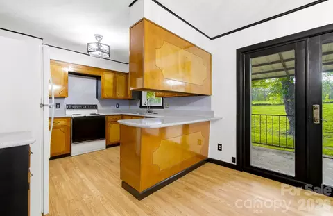 Kitchen - 1371 Jackson Loop Rd, Flat Rock, NC 28731 photo 3 of 3