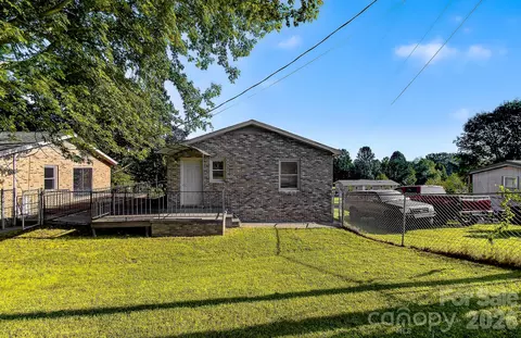 Exterior - 1371 Jackson Loop Rd, Flat Rock, NC 28731 photo 6 of 14