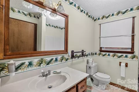 Bath - 473 Middlefork Rd, Brevard, NC 28712 photo 1 of 3