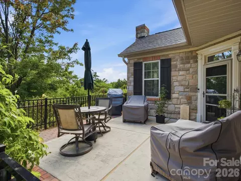 Exterior - 868 Ledgestone Ct, Tega Cay, SC 29708 photo 2 of 4