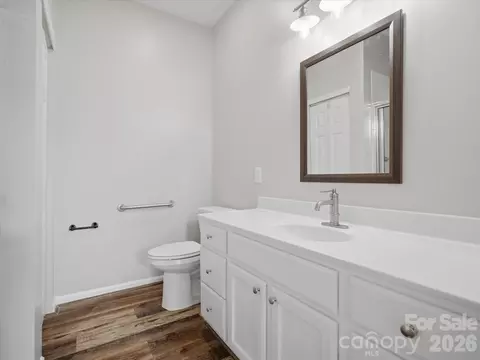 Bath - 868 Ledgestone Ct, Tega Cay, SC 29708 photo 1 of 4