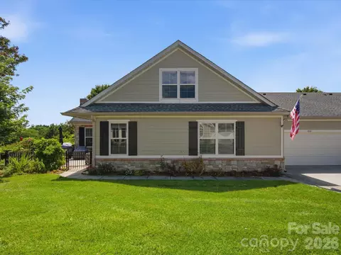 Exterior - 868 Ledgestone Ct, Tega Cay, SC 29708 photo 4 of 4