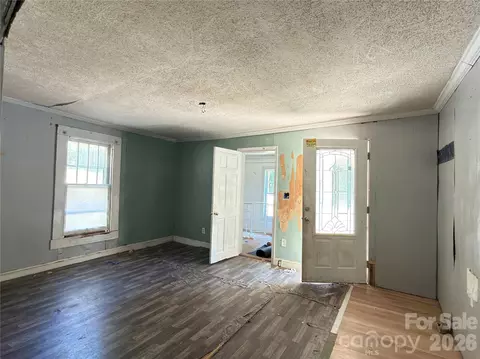 Living - 331 Grant St, Spencer, NC 28159 photo 2 of 2