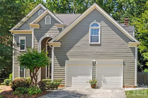6443 High Creek Ct, Charlotte, NC 28277