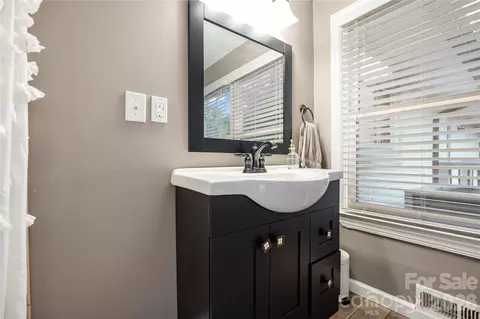 Bath - 2524 Griffith Rd, Monroe, NC 28112 photo 5 of 6