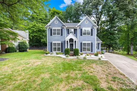 1112 Coachlight Cir, Charlotte, NC 28262