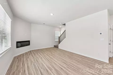 Living - 472 Dazzle Loop, Newton, NC 28658 photo 3 of 4