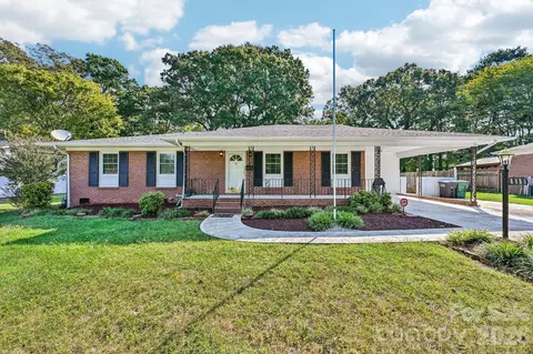 1926 Taylor Dr, Gastonia, NC 28052