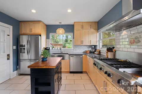 348 Beaucatcher Rd, Asheville, NC 28805