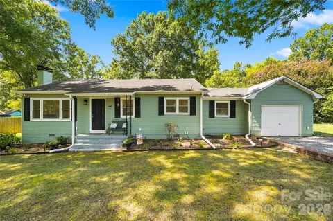 8008 Chapman St, Charlotte, NC 28216