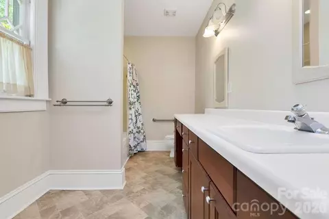 Bath - 208 Probart St, Brevard, NC 28712 photo 1 of 2