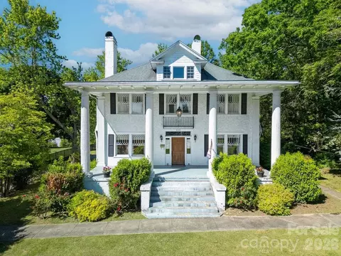 Exterior - 208 Probart St, Brevard, NC 28712 photo 2 of 10