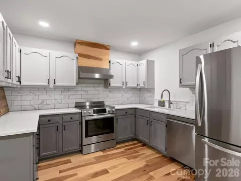 Kitchen - 41 Bear Trl, Fairview, NC 28730 photo 3 of 3
